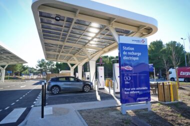 voiture électrique recharge