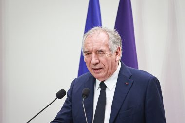 Suppression de jours fériés : Bayrou défend un effort pour produire plus