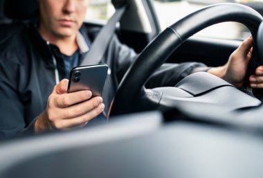 Téléphone au volant : le permis bientôt suspendu dans ce département dès la première infraction
