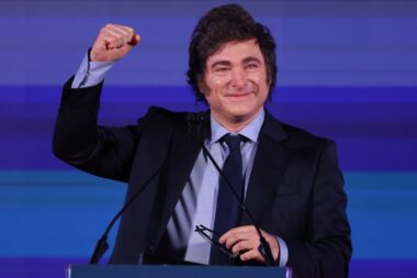 En Argentine Le Liberalisme Triomphe Aux Legislatives Javier Milei Peut Poursuivre Sa Baisse Des Depenses Publiques