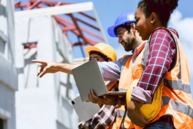 Expert en bâtiment : le bouclier technique face aux fissures et VEFA