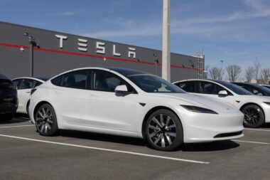 Tesla revoit le tarif de la Model 3 : elle devient plus chère que le Model Y