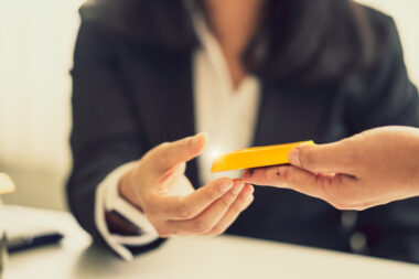 Acheter de l’or physique : les étapes clés pour investir en toute sécurité