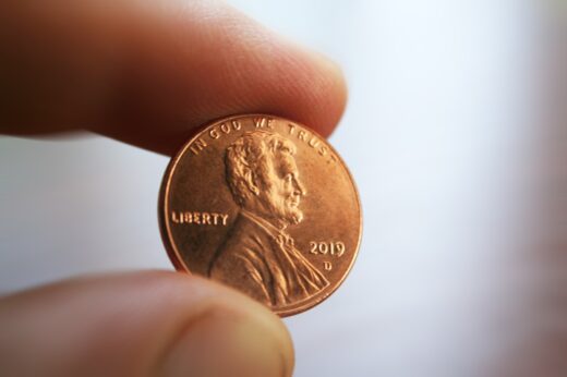 2019,penny,in,fingers,close,up,high,quality