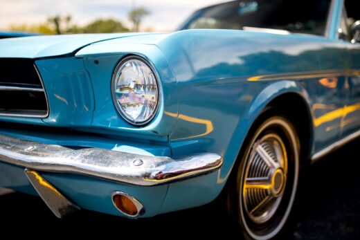 Close,up,view,of,blue,classic,american,muscle,car.