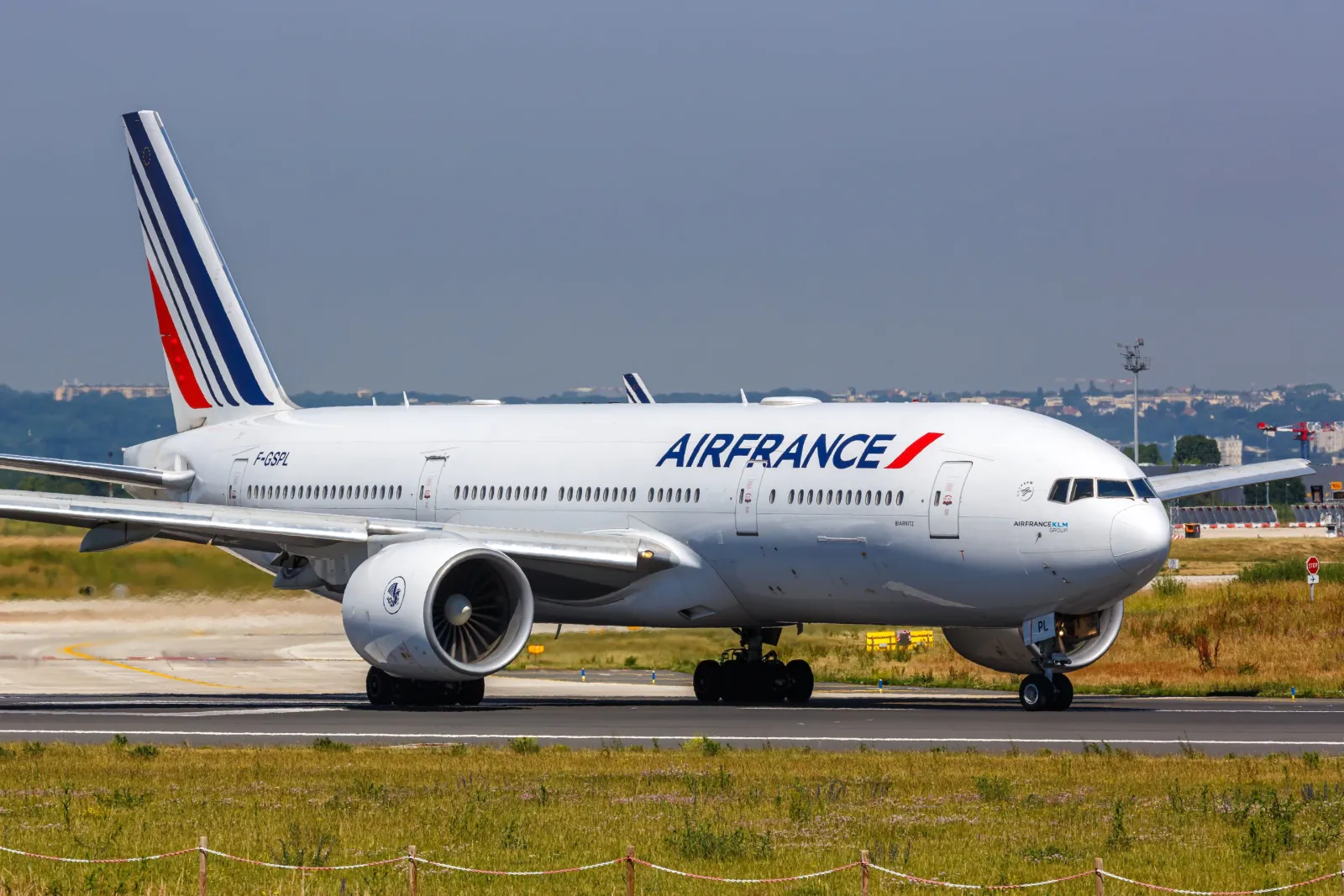Air France : pourquoi l’État envisage d’effacer une partie de sa dette
