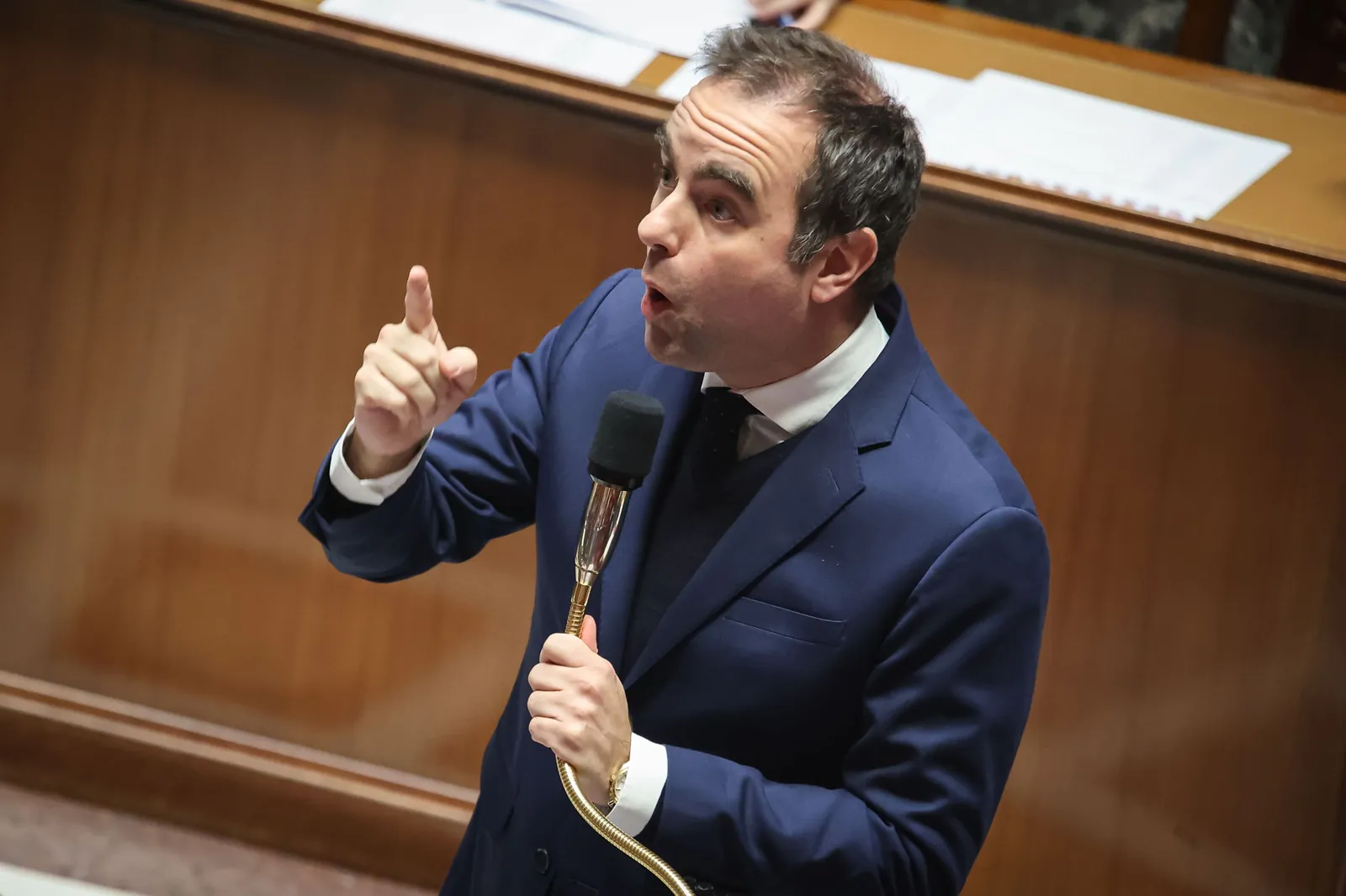 Budget 2026 : finalement, ce sera bien le 49.3 malgré les promesses