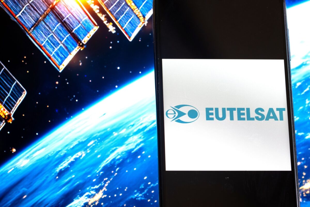 Eutelsat Sous Pression En Bourse Apres Le Veto De Letat
