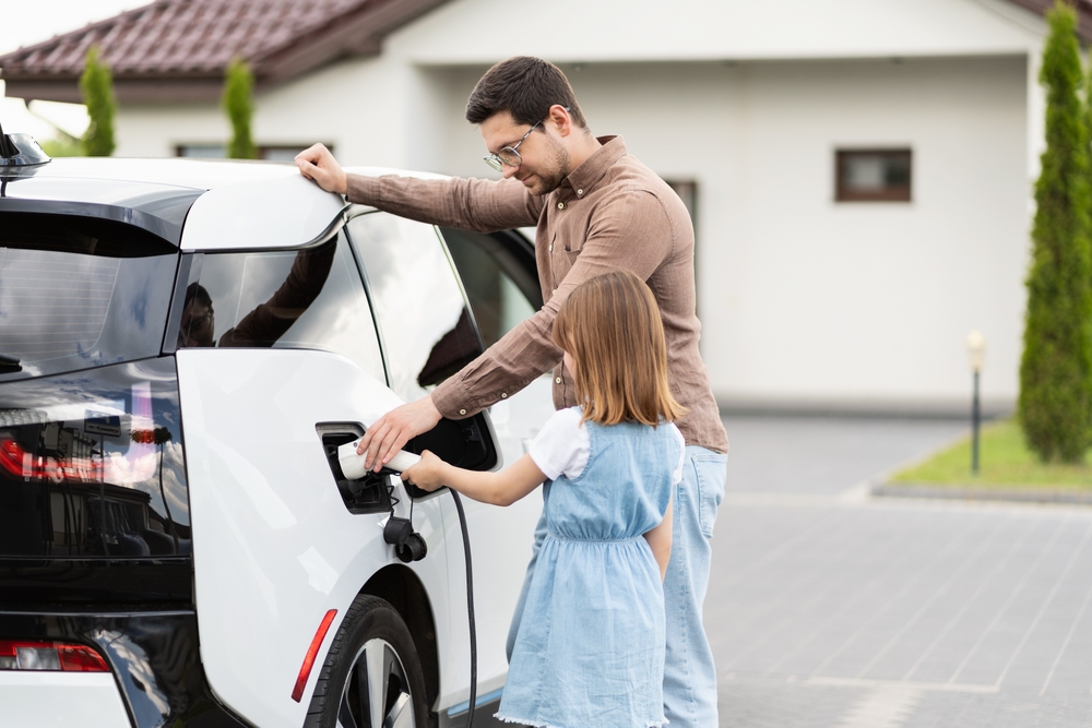 Voiture électrique contre thermique : comment l’Europe a basculé en 2025