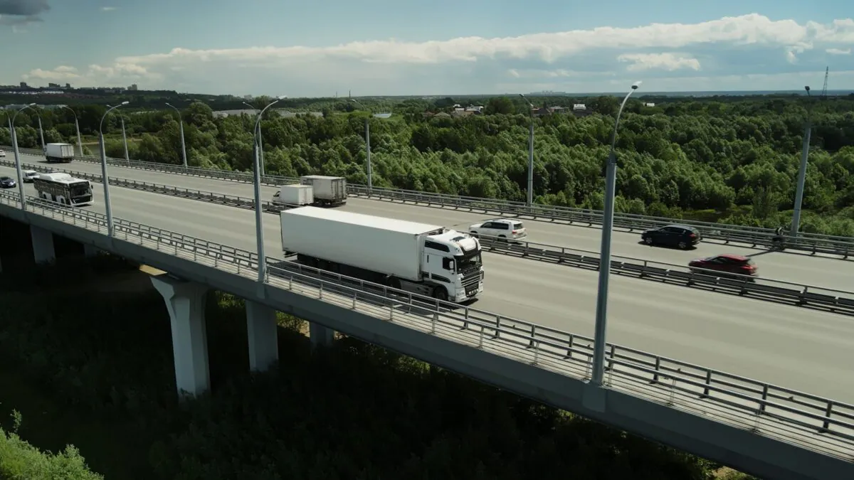 Carburants : l'État va aider les transporteurs, mais pas les ménages