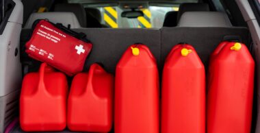 La Guerre En Iran Pousse Les Prix De Carburant A La Hausse Ai Je Le Droit De Remplir Des Bidons