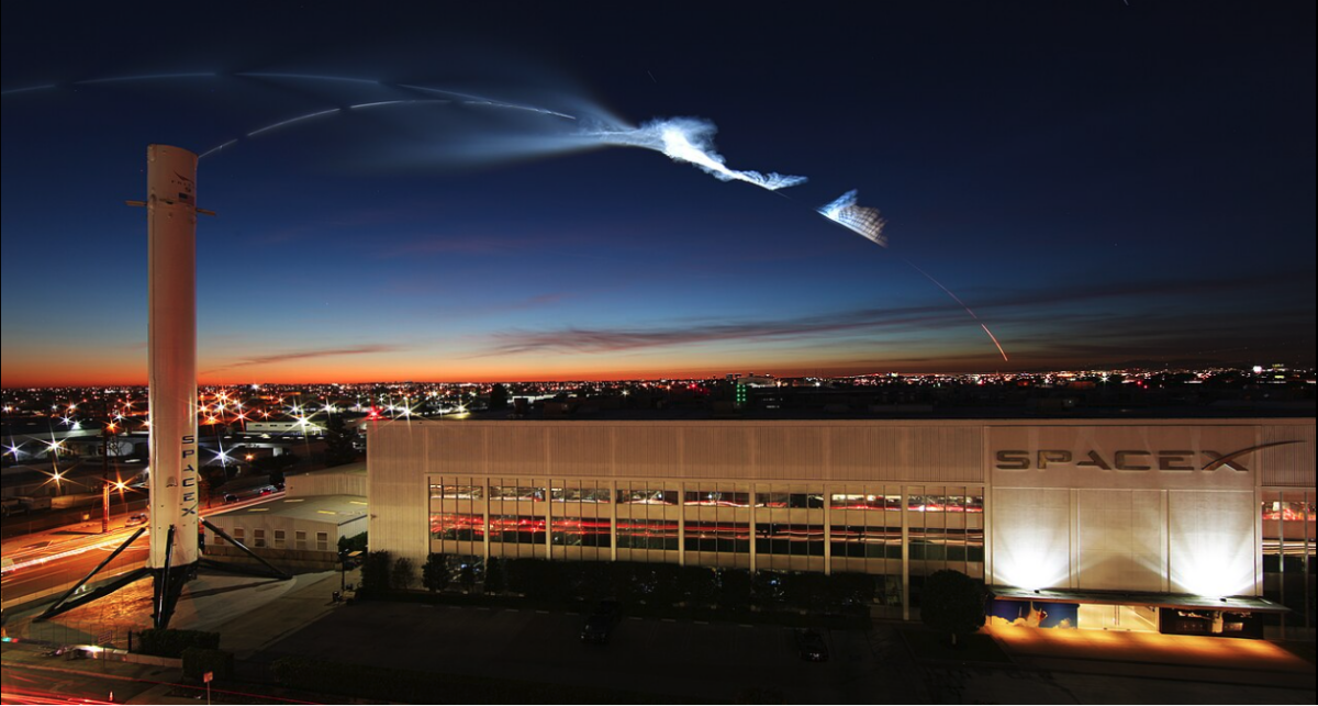 SpaceX aurait déposé confidentiellement son dossier d’introduction en Bourse. Une étape clé qui pourrait redéfinir le secteur spatial et les marchés financiers. Wikipedia