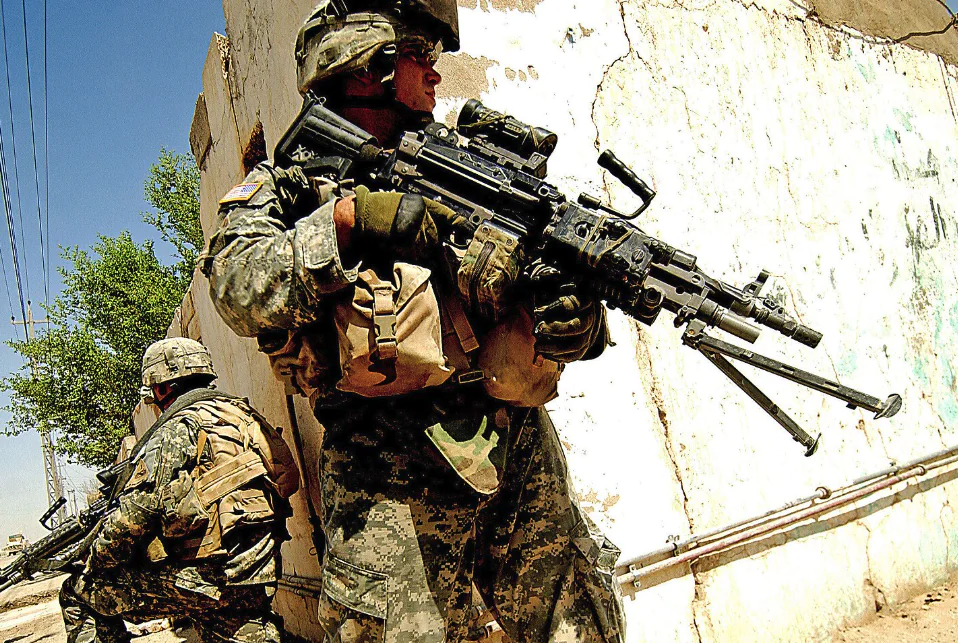 L’industrie américaine de l’armement bénéficie d’un afflux massif de commandes, porté par la hausse mondiale des budgets de Défense et les tensions géopolitiques.