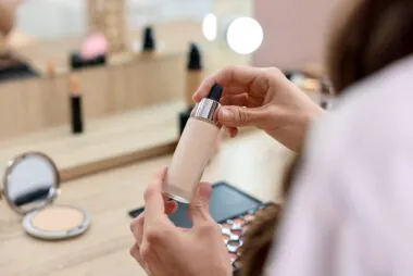 Moins de cosmétiques, moins de polluants chimiques en quelques jours