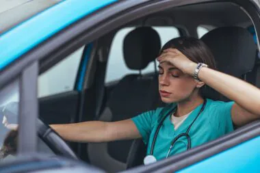 infirmière-soignant-carburant-prix-aide