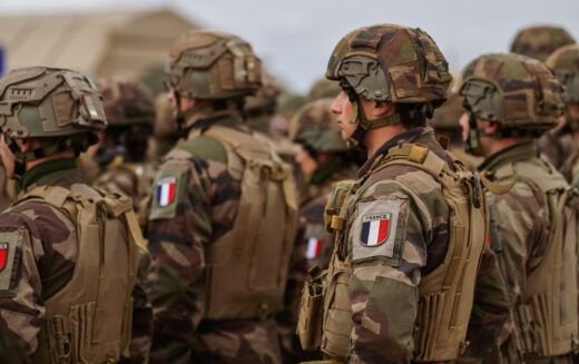 La France a mobilisé au moins un milliard d'euros en deux mois pour ses interventions militaires consécutives au conflit déclenché le 28 février dernier