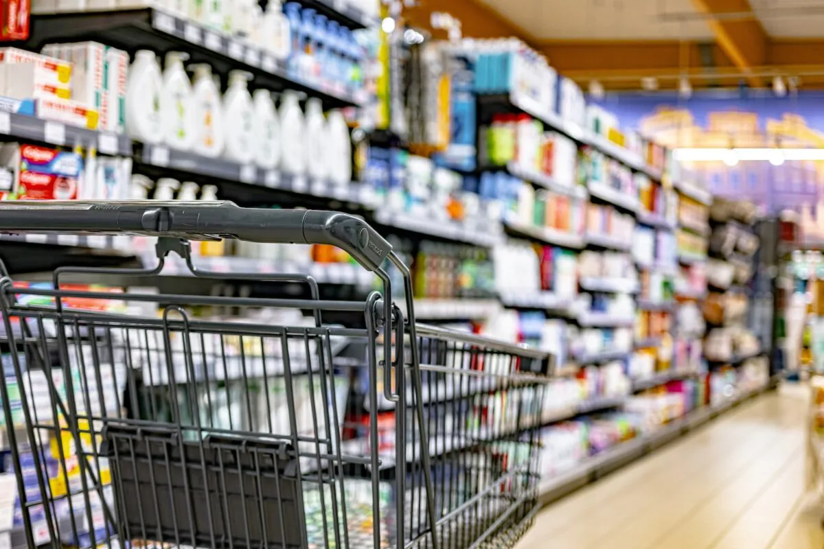 Grande distribution : UFC-Que Choisir dénonce des surmarges de 81% sur le bio