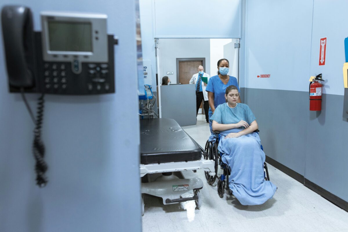 Santé publique : sept hôpitaux sur dix plongent dans le rouge avec 2,9 milliards d'euros de déficit