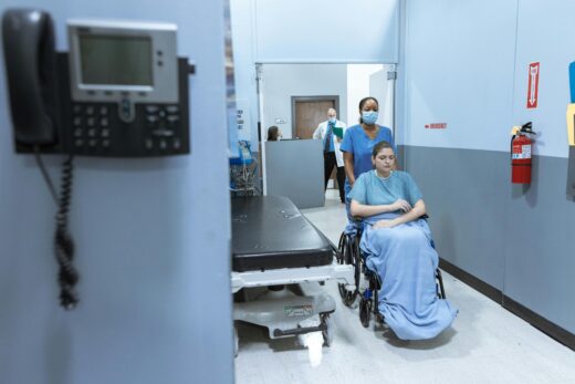 Santé publique : sept hôpitaux sur dix plongent dans le rouge avec 2,9 milliards d'euros de déficit