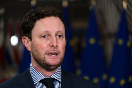Voitures autonomes : Clément Beaune alerte sur le retard européen face à la domination sino-américaine