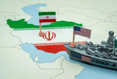 Un navire américain pris pour cible dans le détroit d'Ormuz, l'Amérique dément