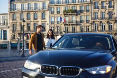 Flambée des prix du carburant : Uber réduit les frais pour les chauffeurs