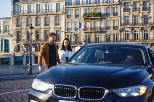 Flambée des prix du carburant : Uber réduit les frais pour les chauffeurs