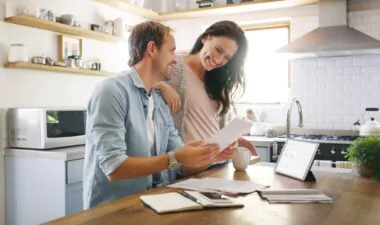 Faut-il puiser dans son épargne ou emprunter pour financer un projet ?