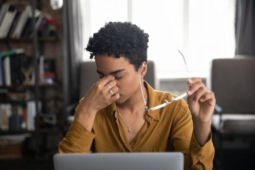 Écrans, concentration : la fatigue visuelle touche de plus en plus de salariés