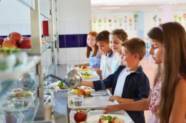 Cantines : les députés vote pour plus de produits français dans les établissements
