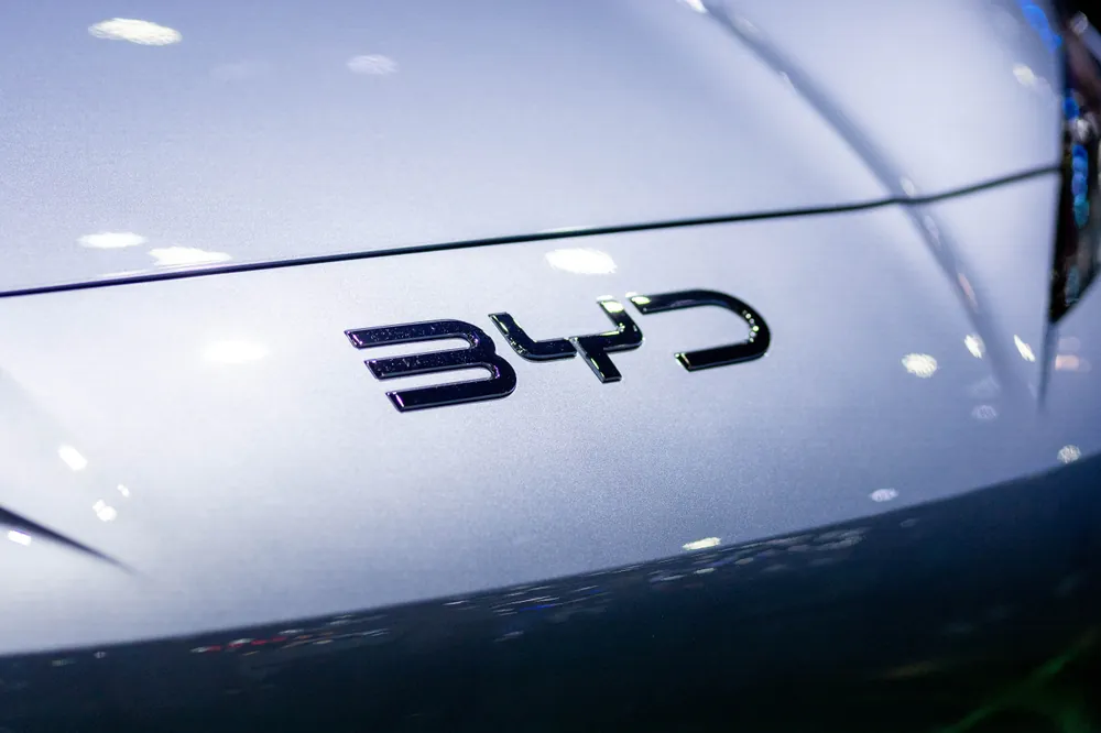 byd-borne-ultra-rapide-automobile