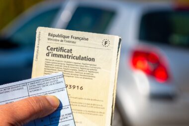 Carte grise : 550 millions d'euros de fraude que l'État veut récupérer