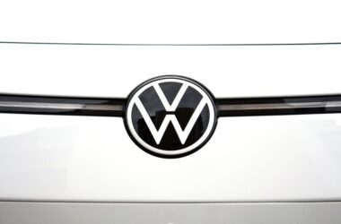 volkswagen-benefice-net-chute-32-9-industrie