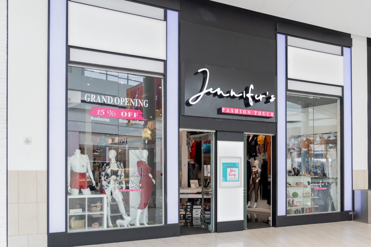Jennyfer revient en magasin sous l'égide du groupe Beaumanoir