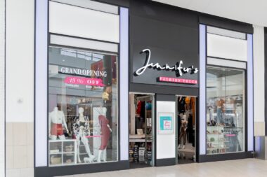 Jennyfer revient en magasin sous l'égide du groupe Beaumanoir