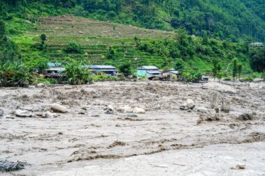 Népal : bilan de 903 morts et 4 247 disparus après la crue du 27 août
