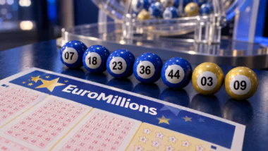 Vainqueurs de 115 millions de livres à EuroMillions, Frances et Patrick Connolly ont partagé près de la moitié de leur gain avec leurs proches et des associations. ChatGPT
