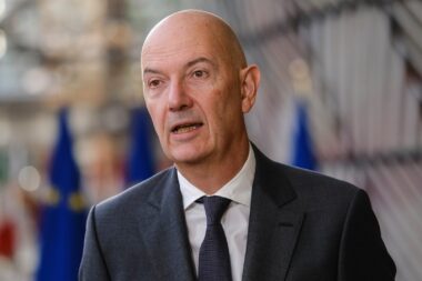 budget-2027-30-milliards-economies-penalisent-salaries