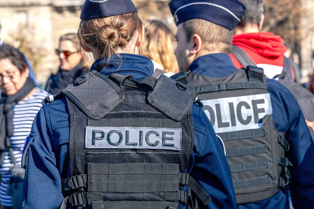 police-retire-242-points-inflige-10-000-euros