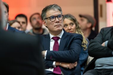 Hausse des salaires, CSG progressive : les députés socialistes présentent un plan budgétaire 2027