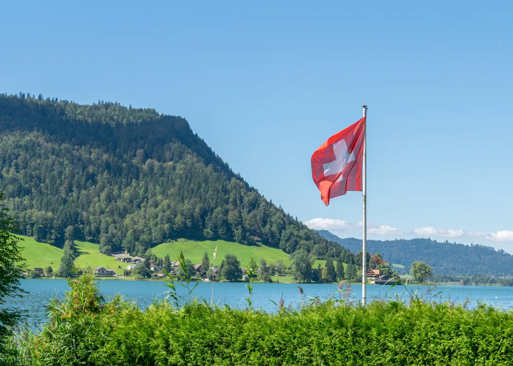 suisse-non-emporte-referendum-durcir-pays