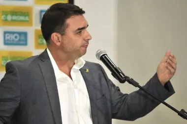 bresil-flavio-bolsonaro-devance-lula-1-94-point-premier-tour